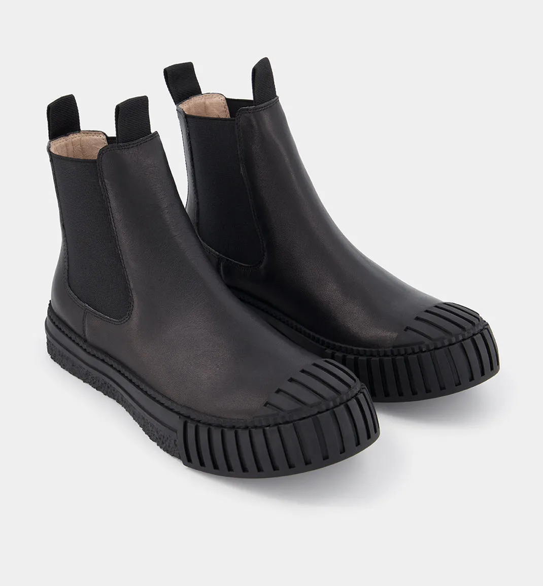 Barbar - Chelsea Boots in Black Leather / Black Outsole