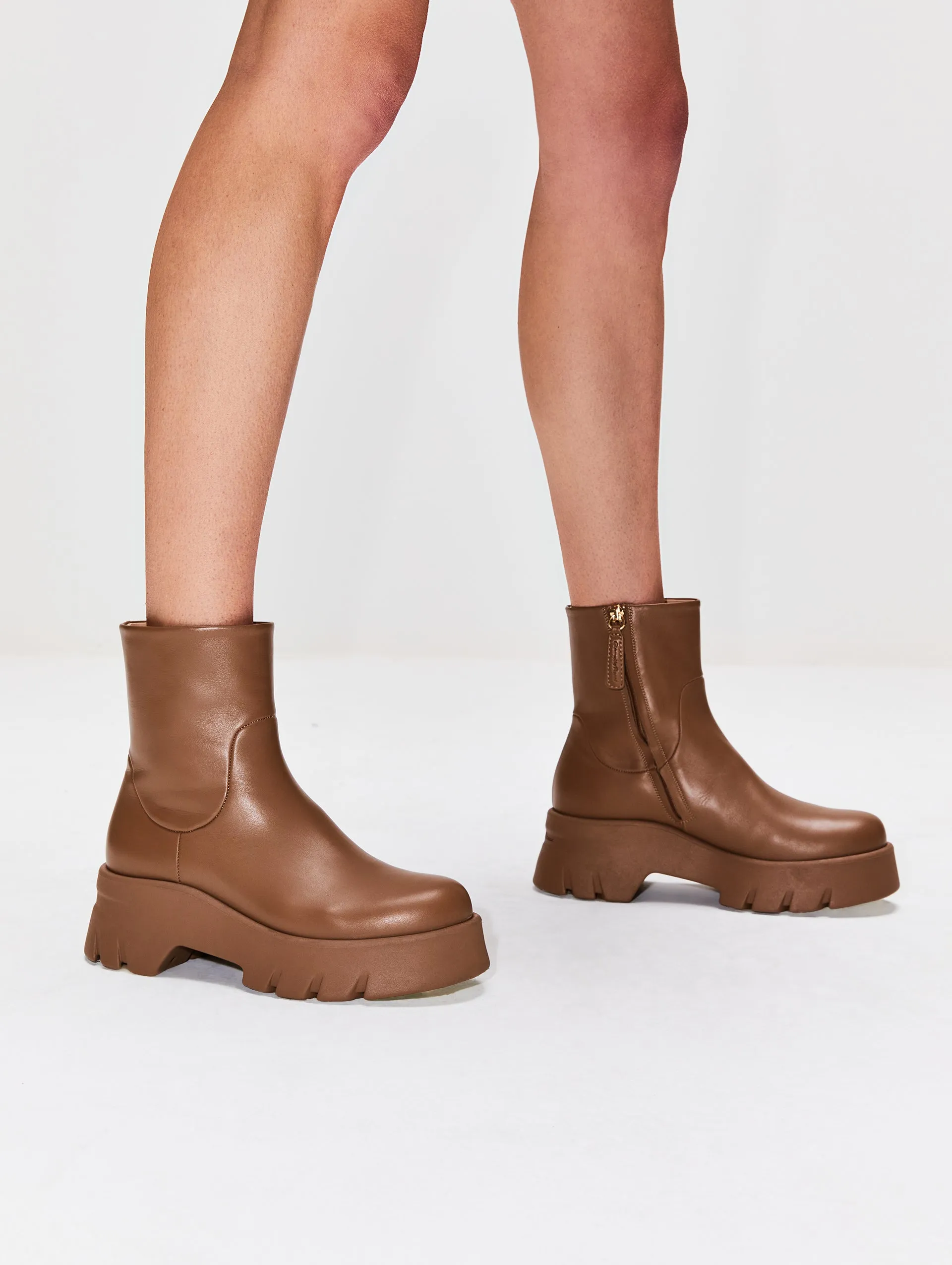 Montey Chelsea Boot