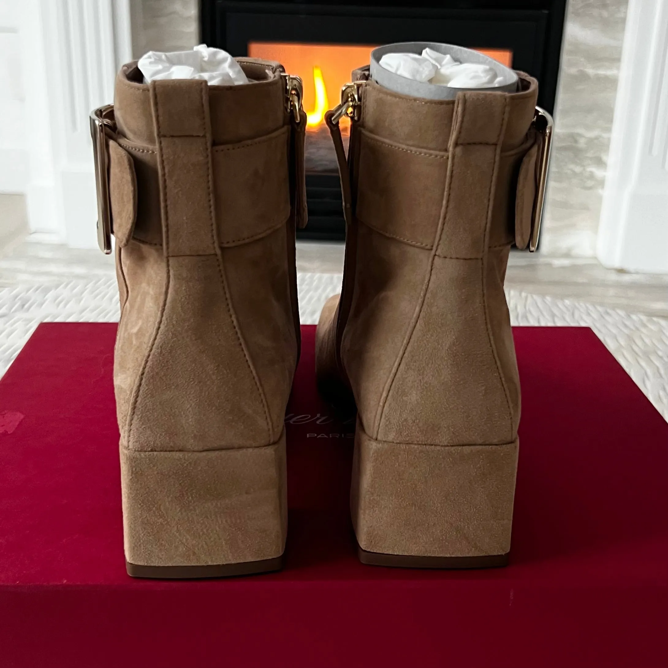 Roger Vivier So Vivier buckled suede ankle boots